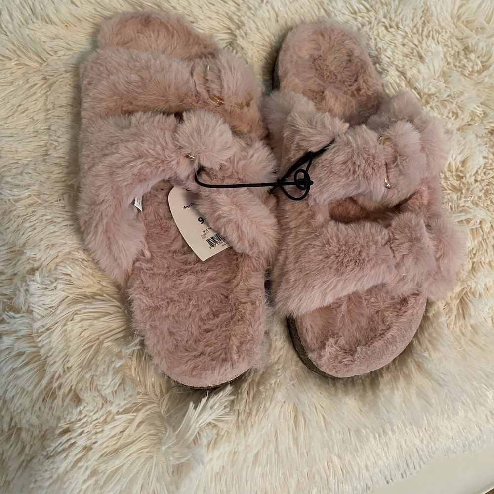 FUZZY FAUX FUR SANDALS, SLIDES, SLIPPERS SIZE 9/10 NWT - Picture 4 of 9